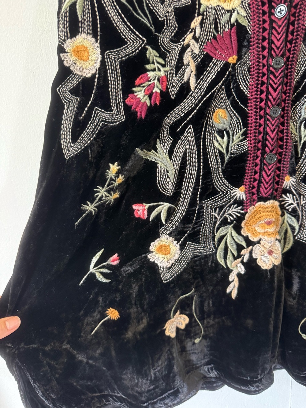 Johnny Was BIYA Jessabella Blouse Black Velvet Floral Embroidery Boho Large - Picture 4 of 10